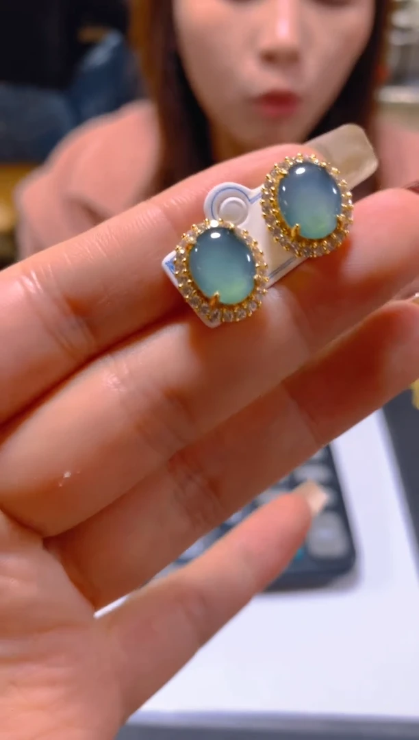 未镶嵌翡翠耳饰多样性发一