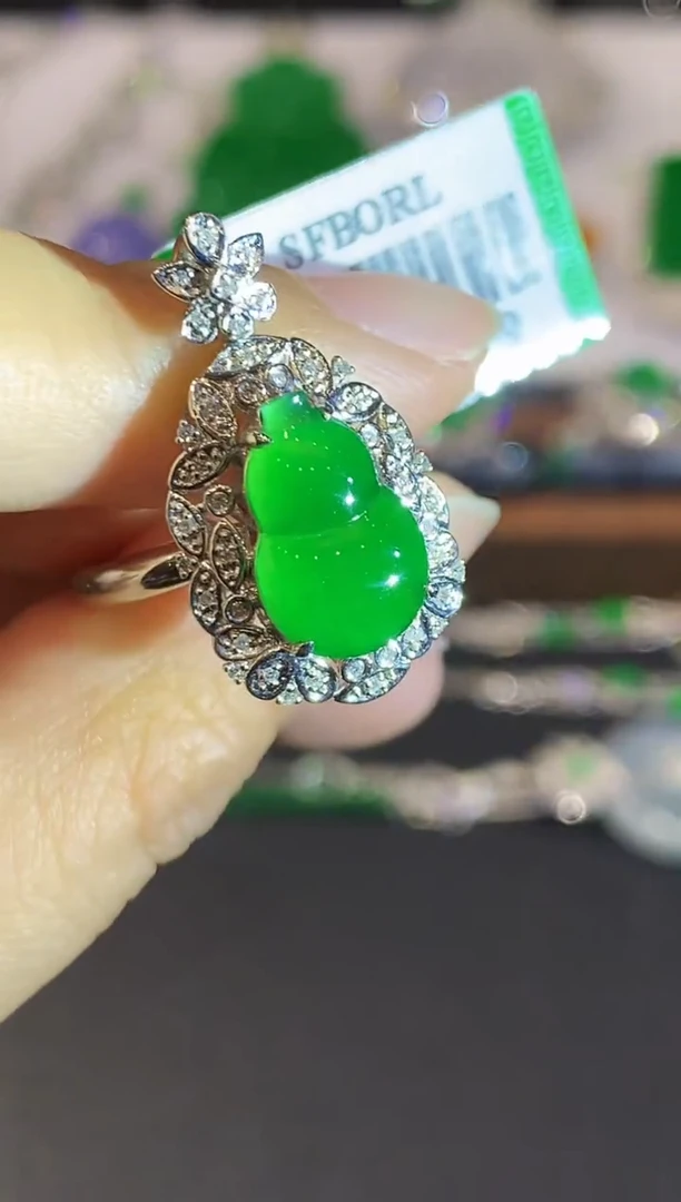 翡翠戒指18K金镶嵌CM多样性发其一