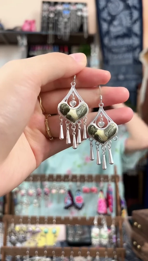 织绣民族风非遗老绣饰品524