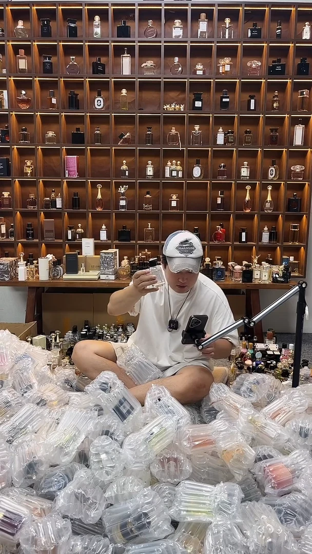 PVP----裸瓶幽白麝香