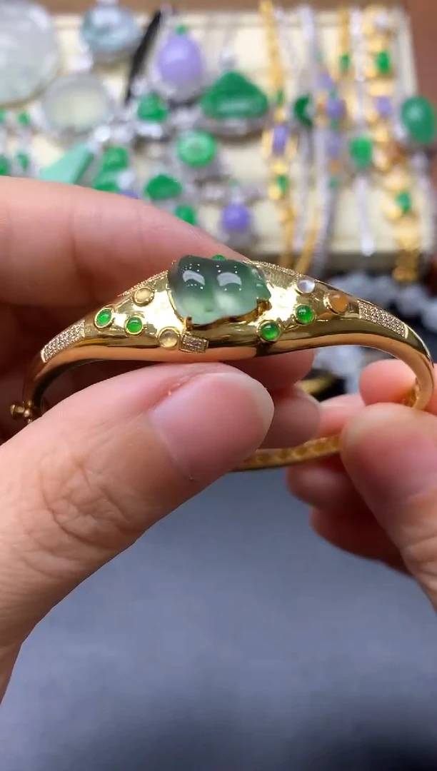 18K金镶嵌手镯翡翠397-中国好珍宝