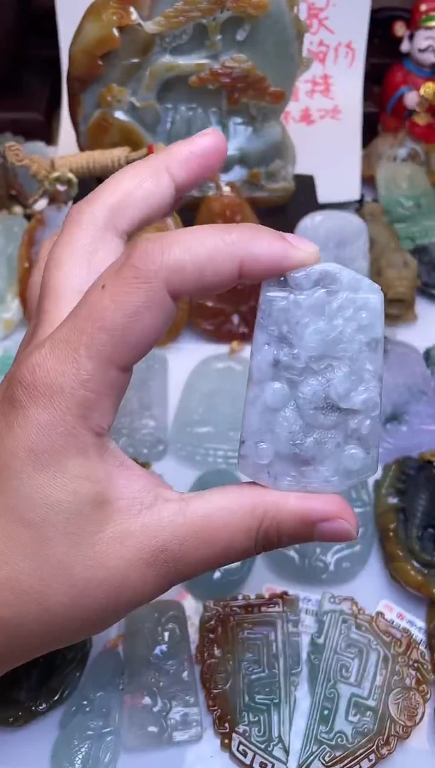 颈饰未镶嵌翡翠龙