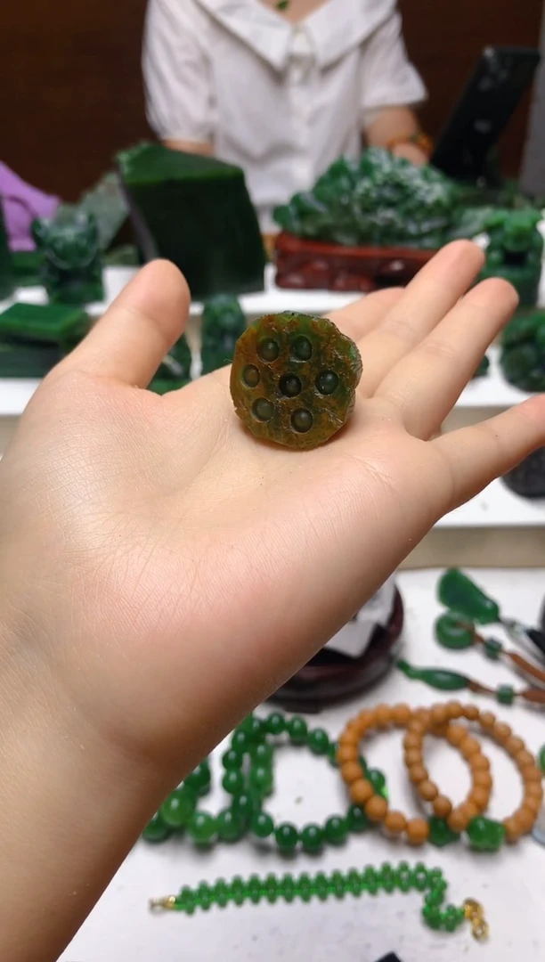 未镶嵌和田玉（碧玉）珠宝半成品0