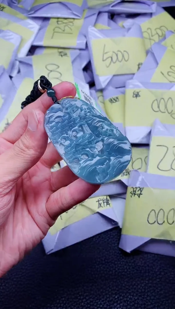 翡翠未镶嵌颈饰