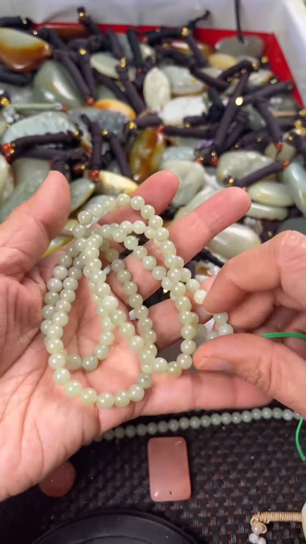 【闪购商品】和田玉颈饰未镶嵌多样性发货没有证书拍一发一有瑕