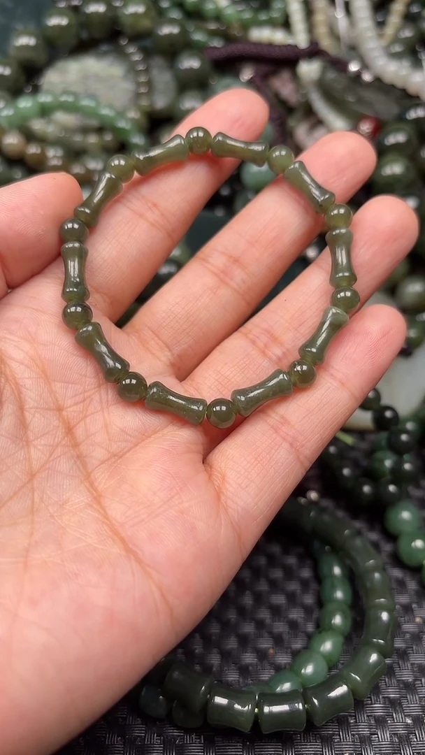 和田玉未镶嵌颈饰1