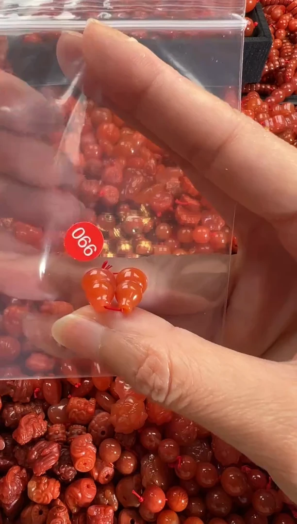 【闪购商品】南红玛瑙颈饰未镶嵌1