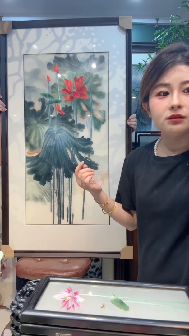 刺绣非遗苏绣手工刺绣玄关红莲送屏风