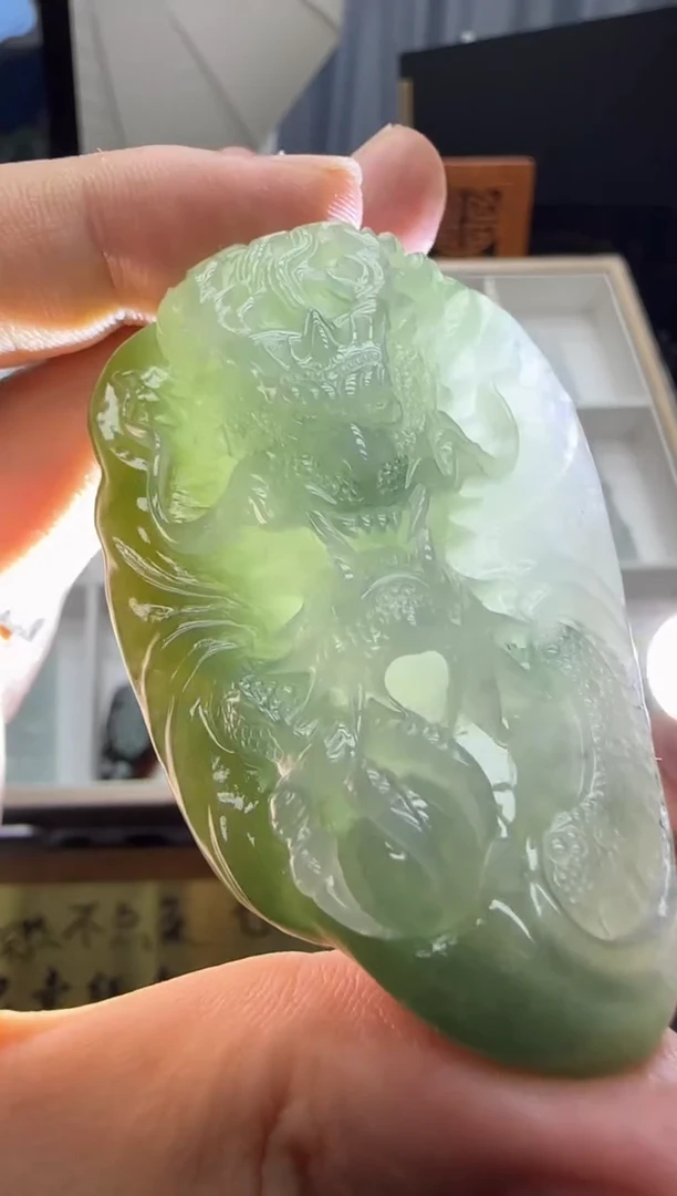 翡翠挂件未镶嵌A货翡翠多样性孤品