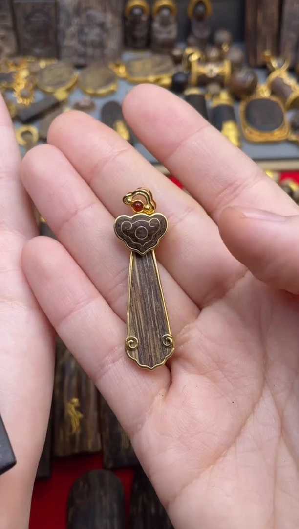 沉香吊坠沉香吊坠00