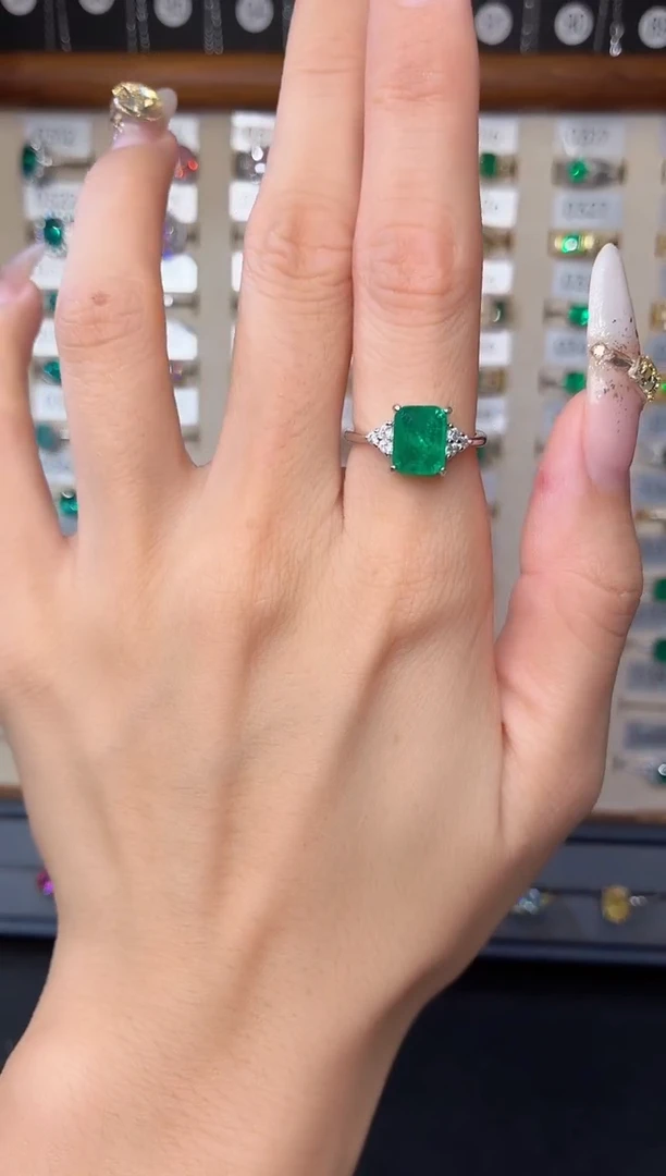 祖母绿戒指银S925镶嵌0000