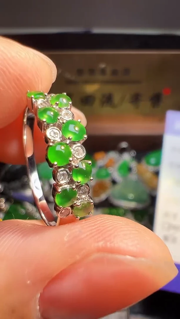 【闪购商品】翡翠戒指18K金镶嵌翡翠回流