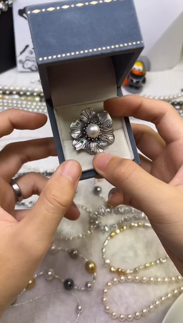 未镶嵌胸饰海水珍珠珍珠