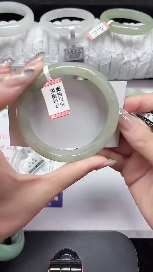 未镶嵌手镯石英质玉345-59/60