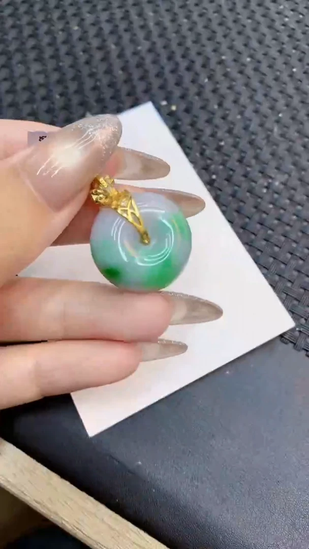 颈饰未镶嵌翡翠1