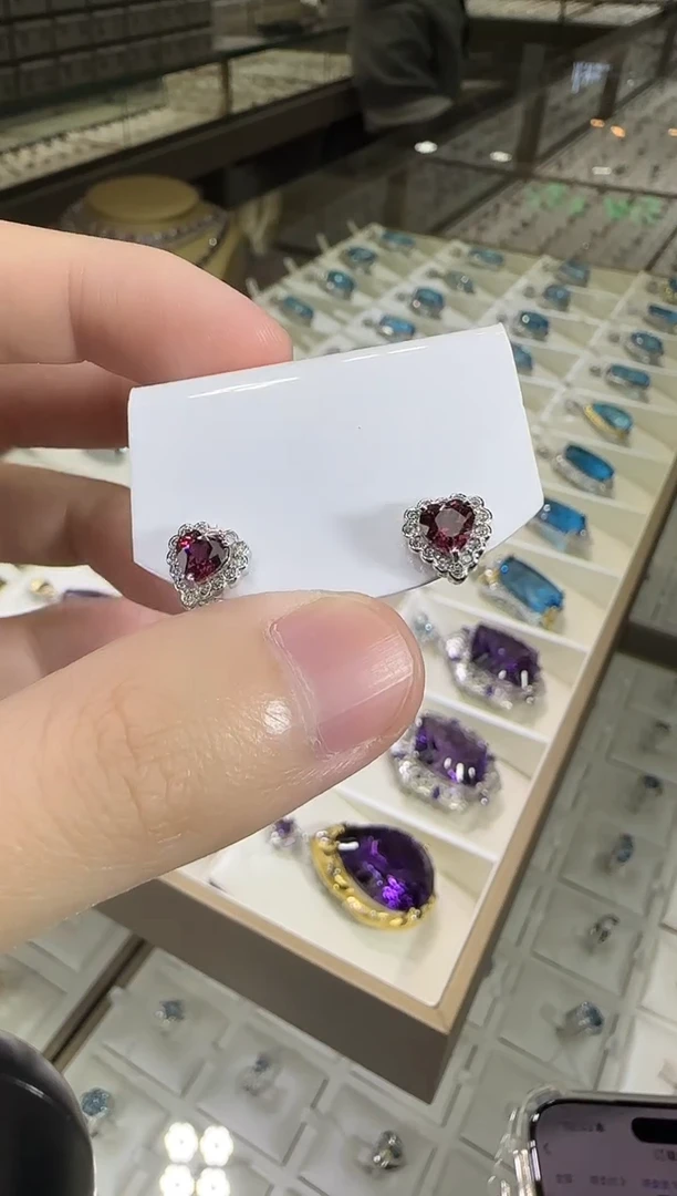 银S925镶嵌耳饰石榴石耳钉6mm