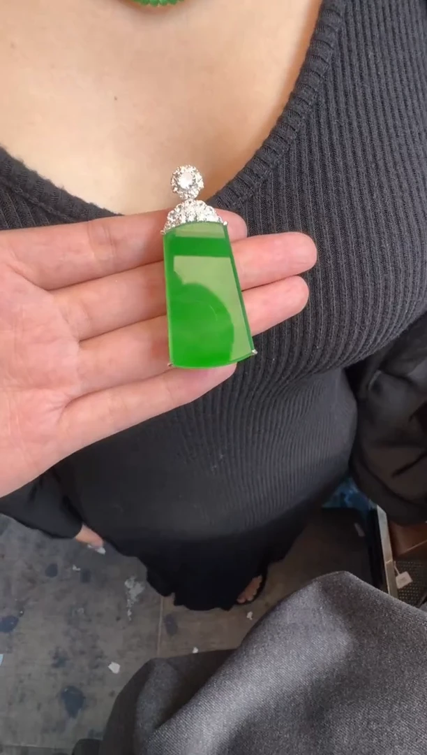 未镶嵌定制翡翠翡翠A货有轻微色差属于正常现象，无事牌1