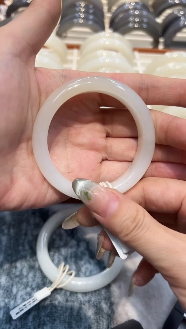 和田玉手镯未镶嵌D0002-52