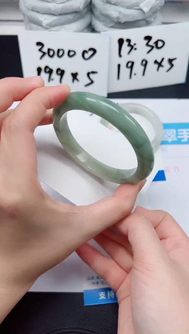 【闪购商品】石英质玉手镯未镶嵌G12-59.7