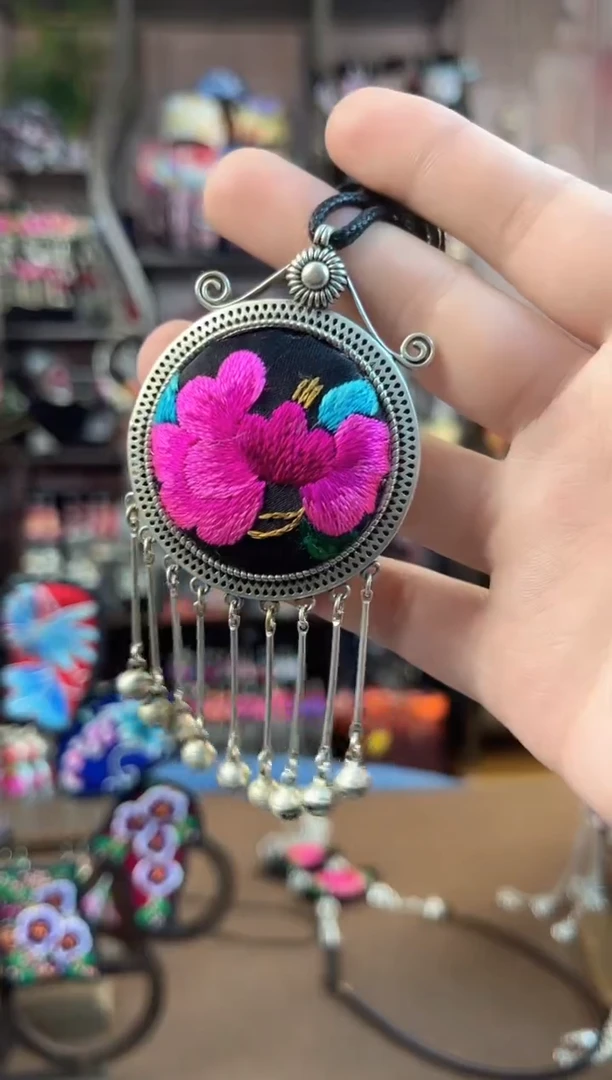 织绣民族风手工非遗老绣饰品419