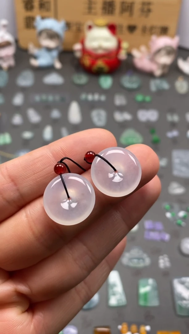 【闪购商品】翡翠颈饰未镶嵌冰扣子1对/芬