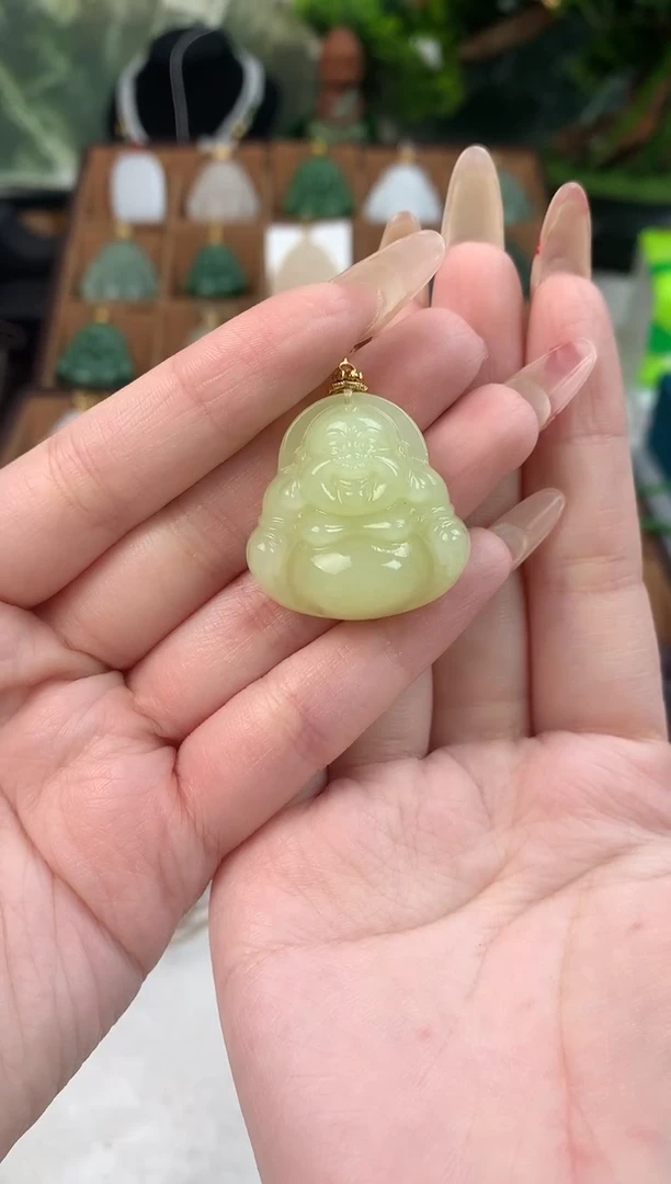 颈饰未镶嵌和田玉吊坠