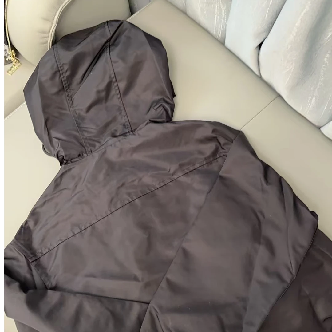 A083 黑色连帽冲锋衣男女同款