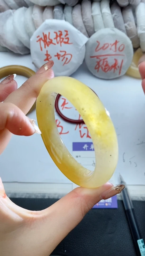 【闪购商品】石英质玉手镯未镶嵌B71+58/59