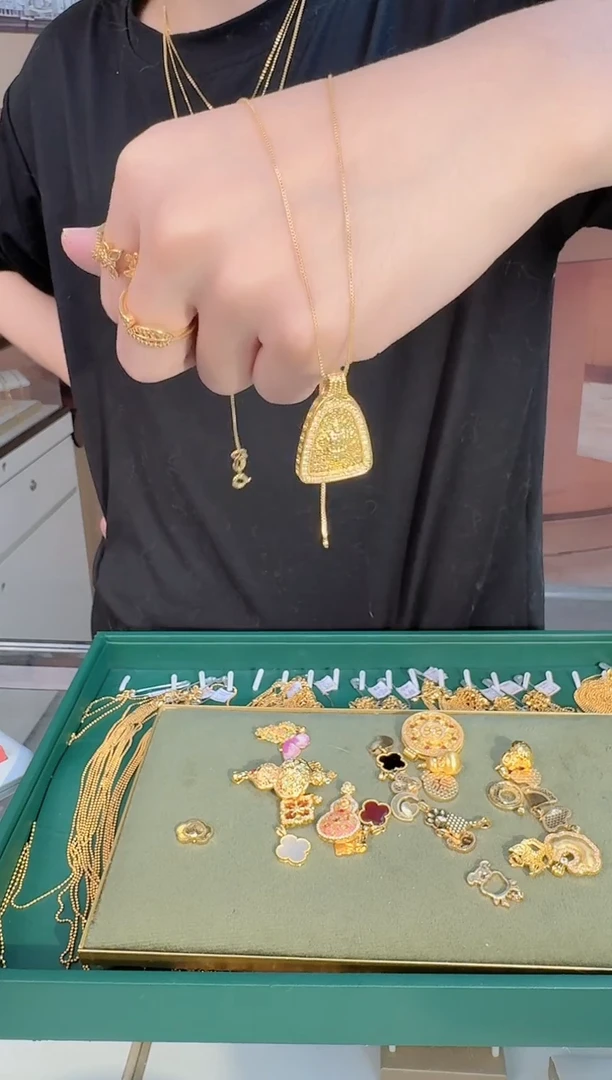 三角黄财吊坠2.28 （附带礼盒包装）