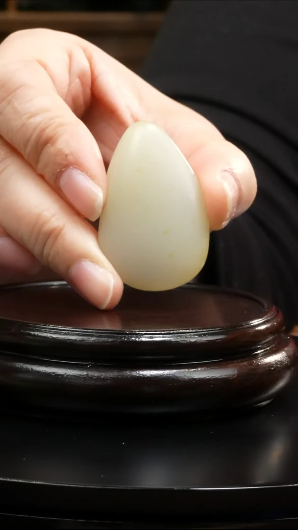 【闪购商品】和田玉吊坠(不含链)未镶嵌27.6克和田玉原石