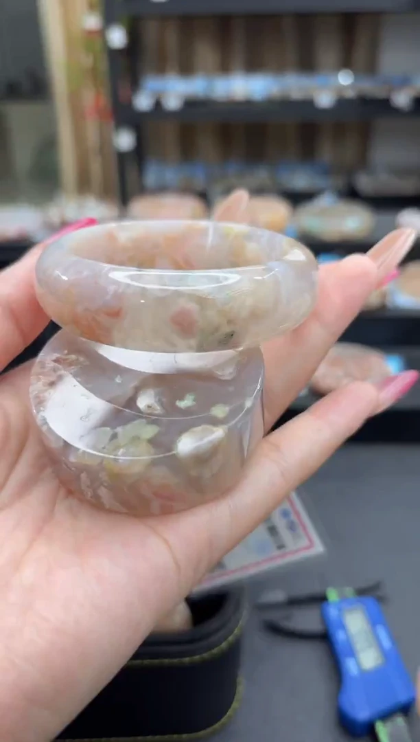 未镶嵌手镯石英质玉15(55圈赠送镯心)