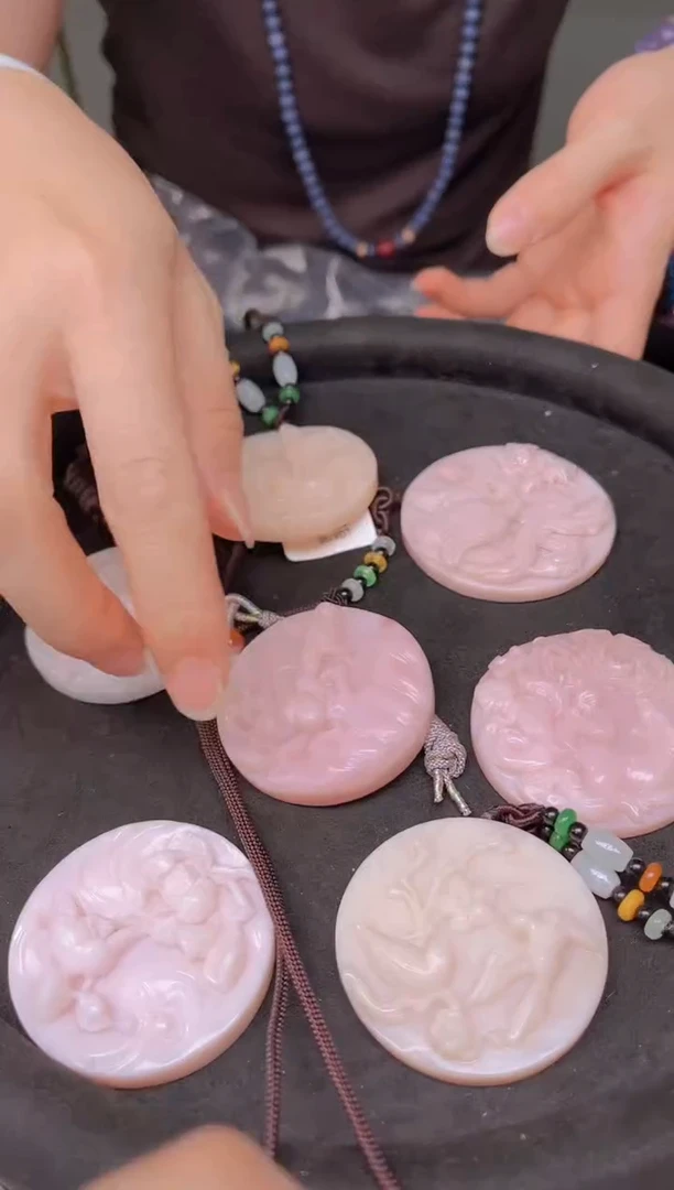 欧泊未镶嵌颈饰粉欧泊圆牌吊坠