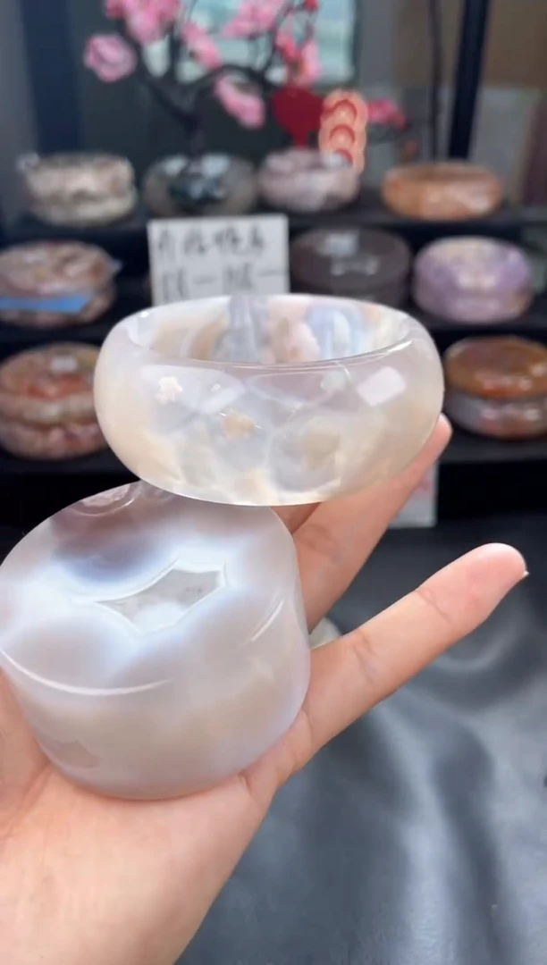 【闪购商品】石英质玉手镯未镶嵌59