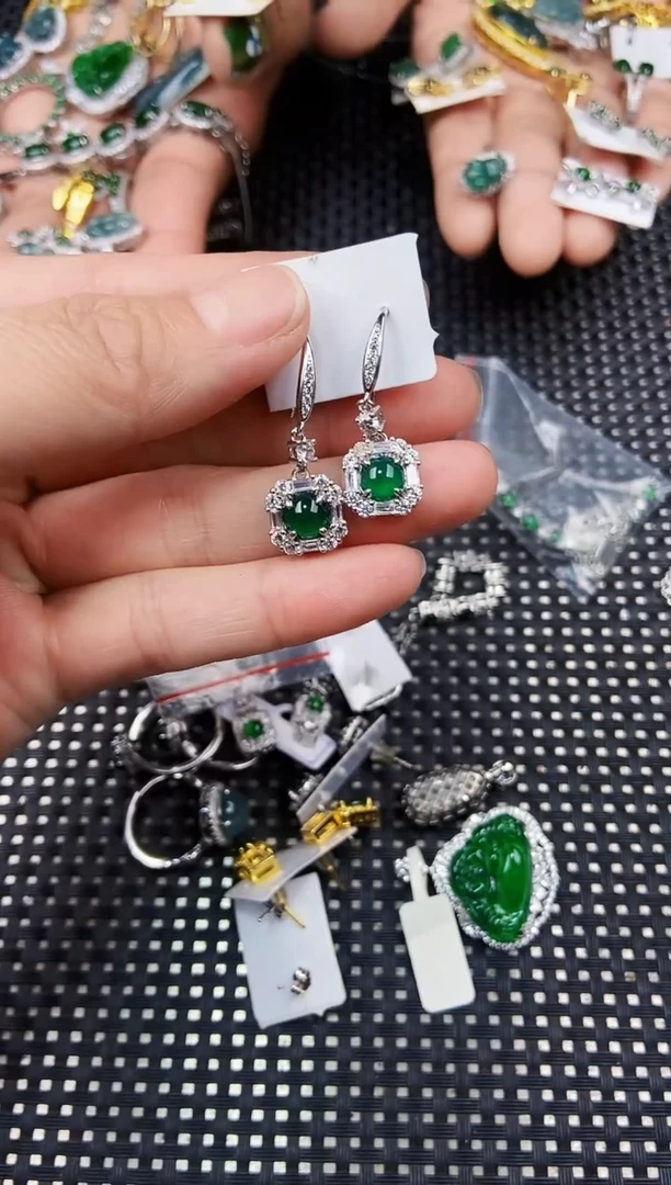 翡翠未镶嵌耳饰111111111