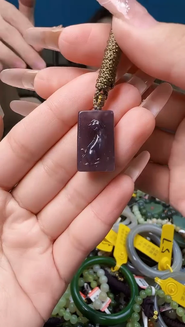 颈饰未镶嵌和田玉多样性发一