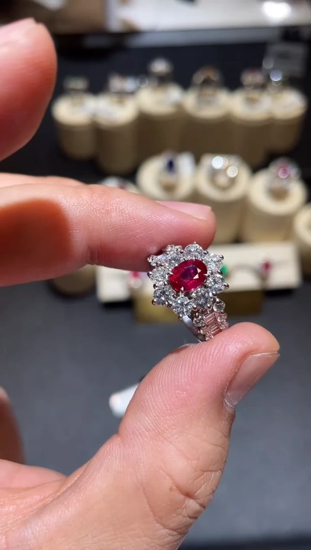 铂Pt900镶嵌戒指红宝石1.1ct