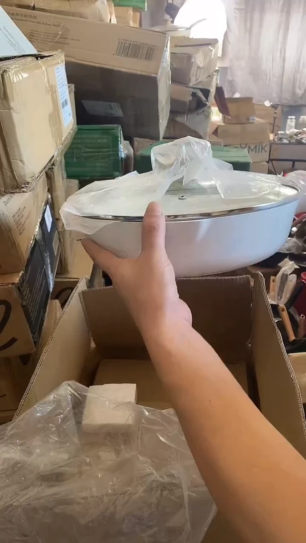 1素味火山岩煎锅28有盖 锅边有瑕疵