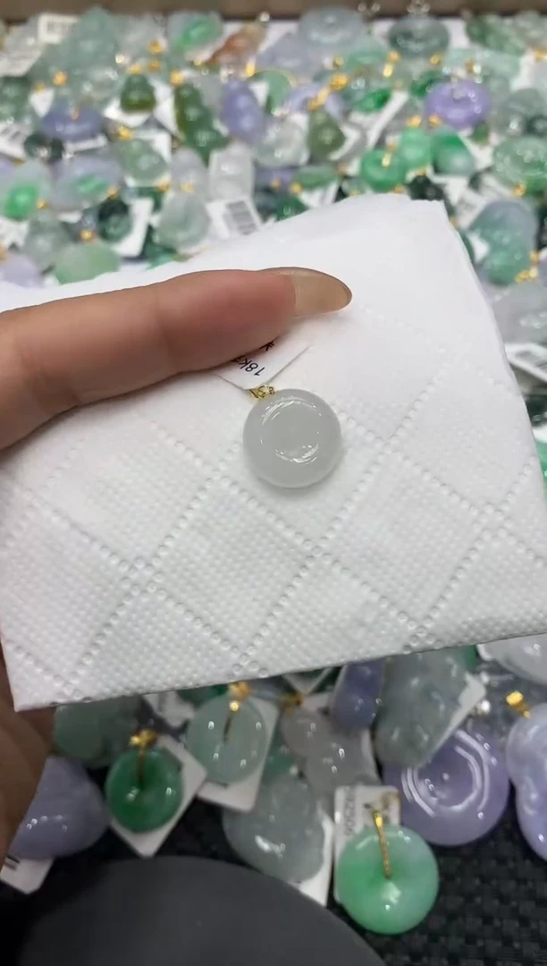 颈饰18K金镶嵌翡翠111111111111