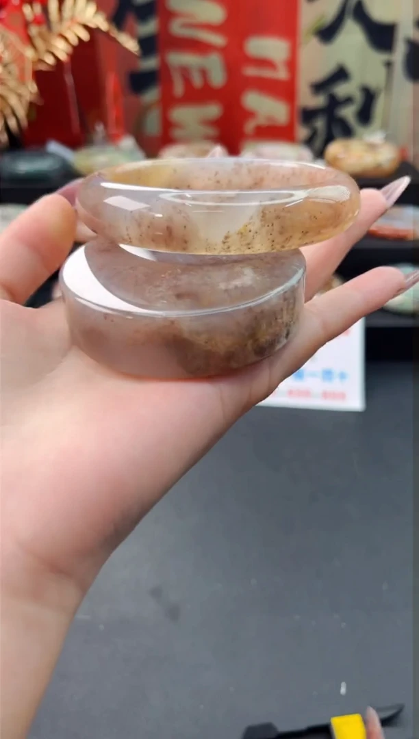 【闪购商品】石英质玉手镯未镶嵌赠送镯心（65圈口）无证书