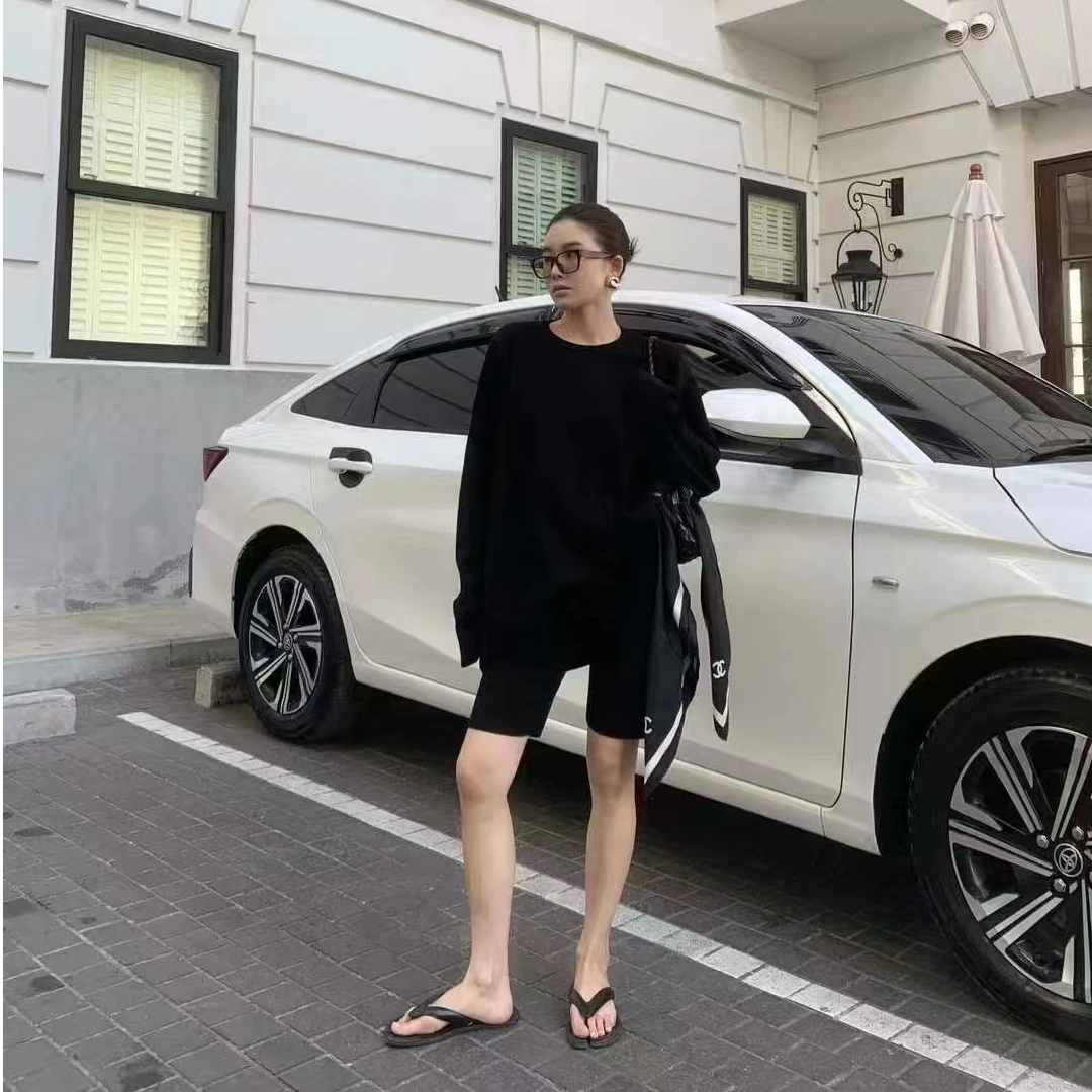 黑色运动套装女2025早春季慵懒风宽松休闲减龄圆领上衣短裤两件套