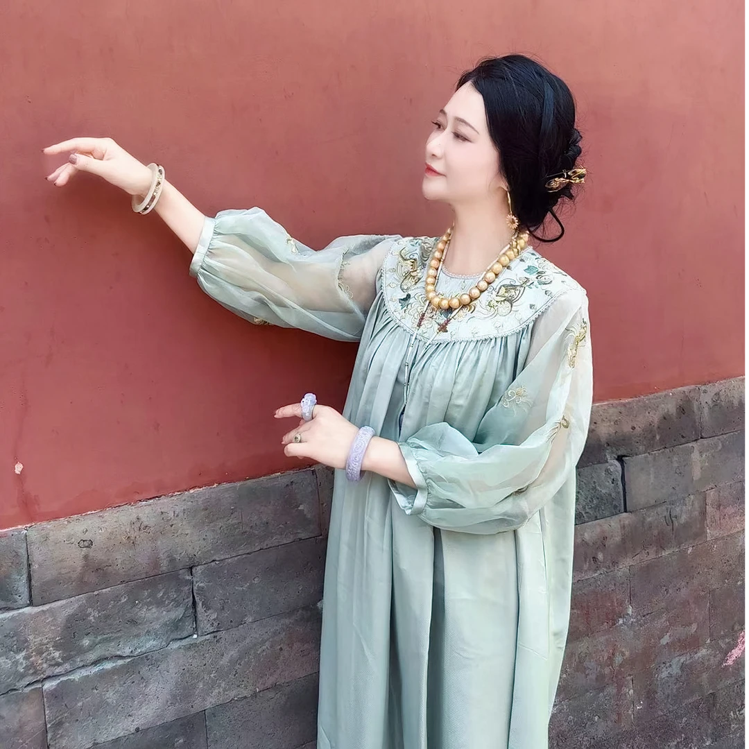 【云裳溪2025｜7月北京新款】 国风清绿色云肩刺绣连衣裙
