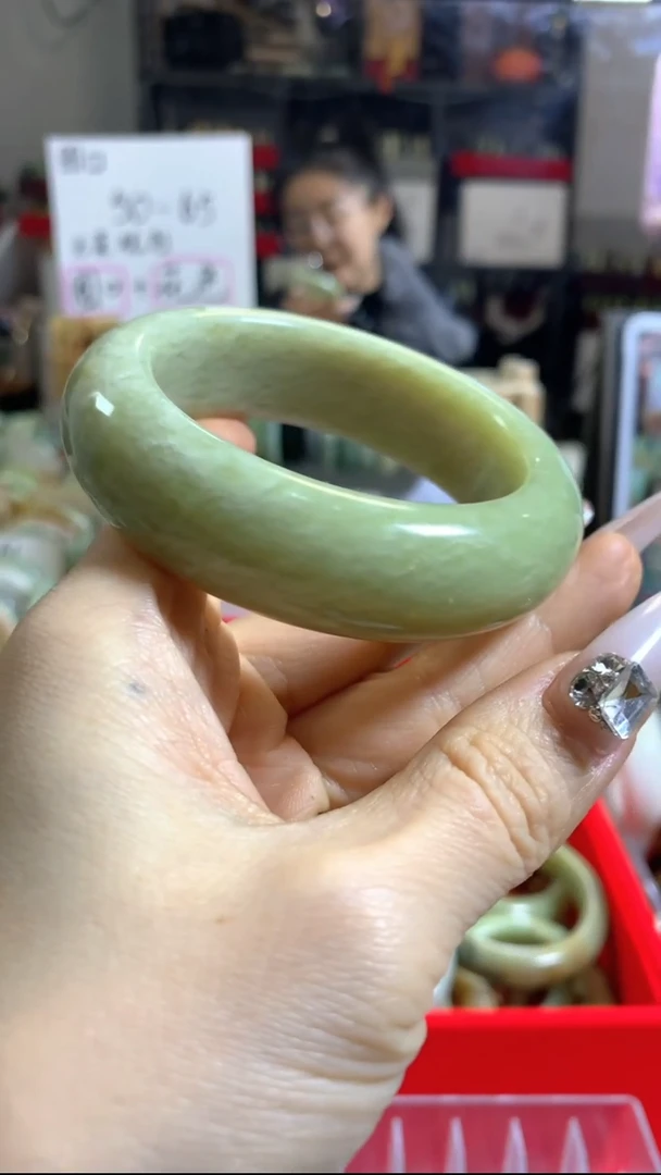 未镶嵌岫玉手镯42 56+ 包容