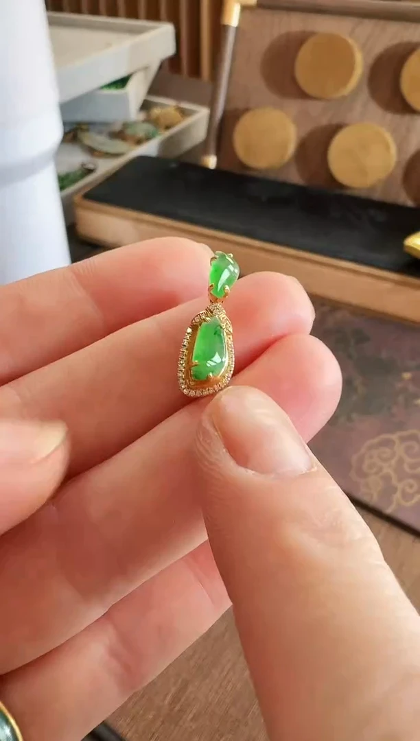 翡翠18K金镶嵌吊坠(不含链)吊坠