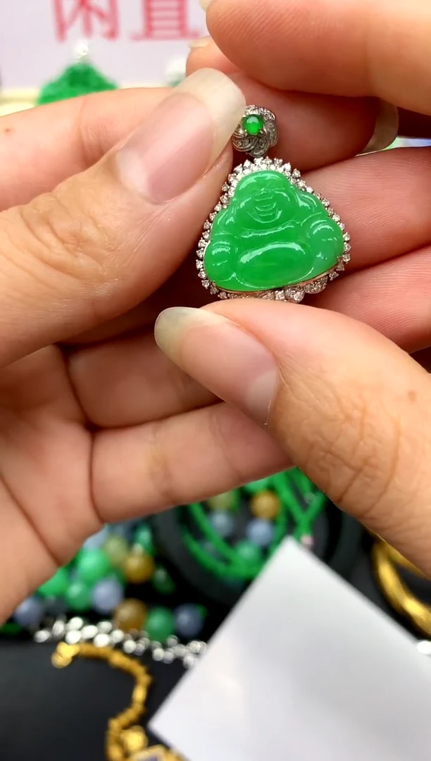 颈饰18K金镶嵌翡翠226 -中国好珍宝