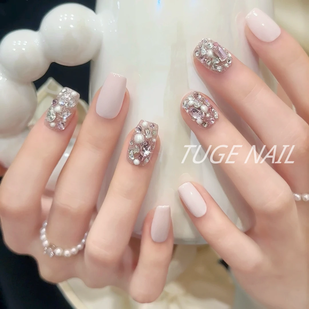 TugeNail “皮粉”ins高级满钻氛围感美甲高定设计师穿戴甲玫瑰专属