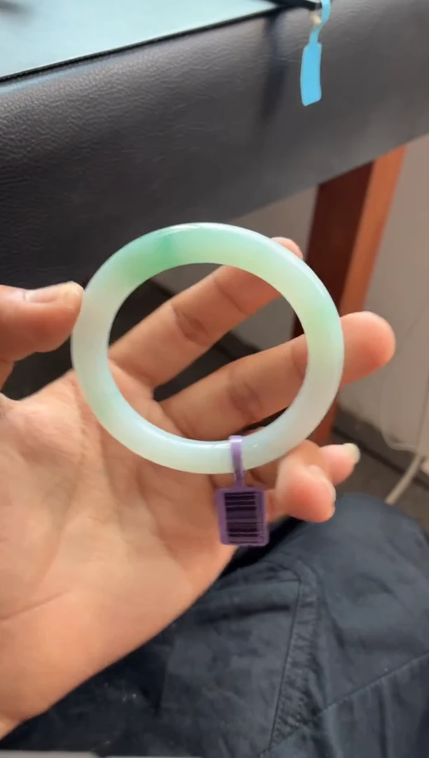 未镶嵌手镯翡翠冰润飘阳翠绿花 38号 圆条  53-54正圈