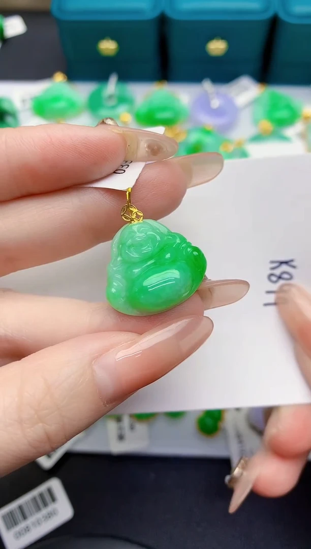 颈饰18K金镶嵌翡翠缅甸天然翡翠A货