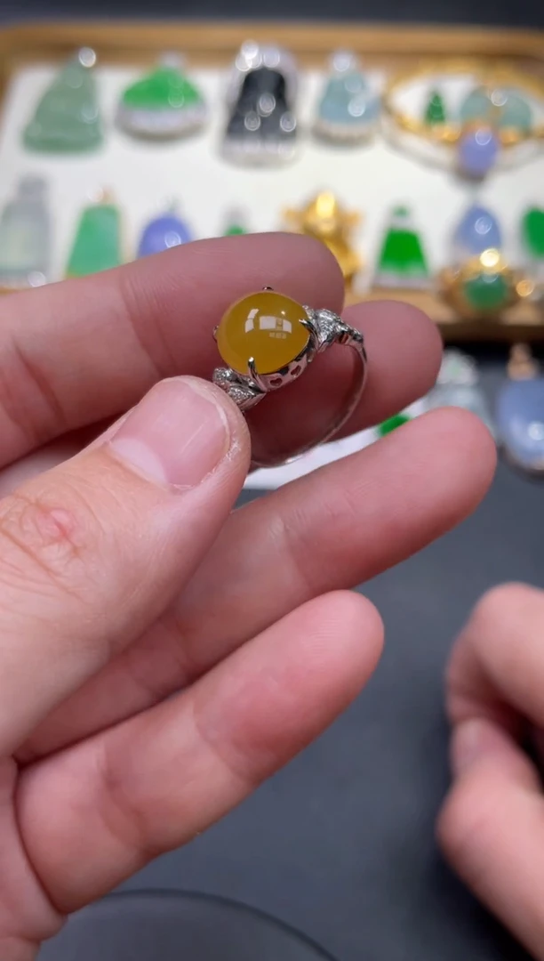 翡翠戒指18K金镶嵌25.......