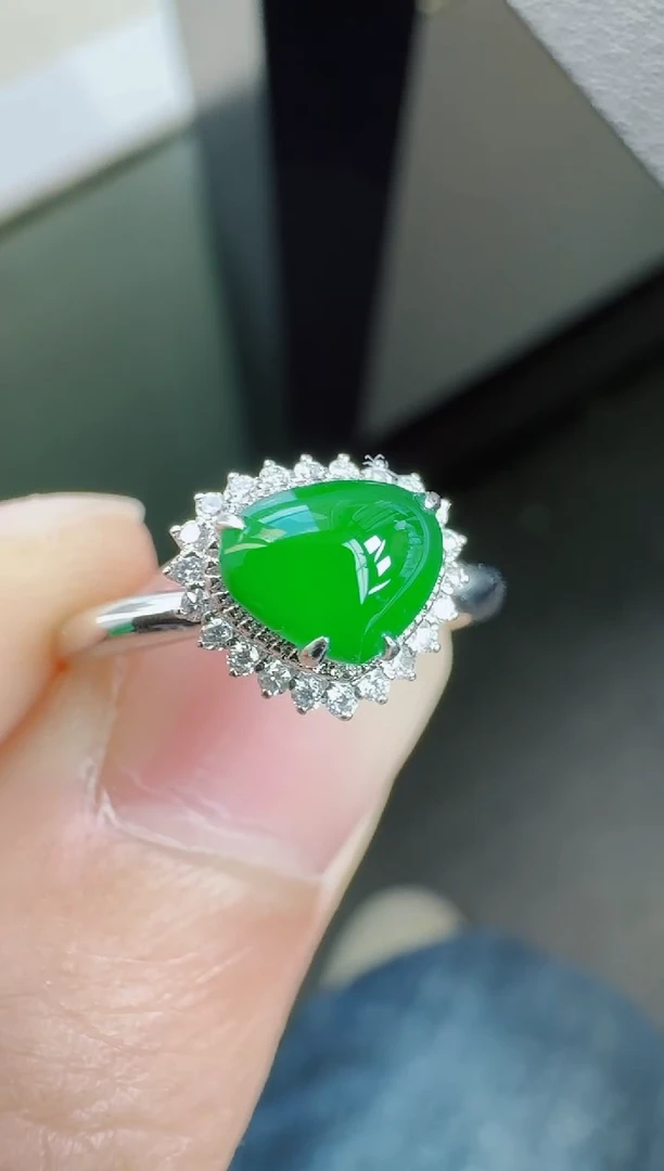 18K金镶嵌戒指翡翠寄售回流，不退不换