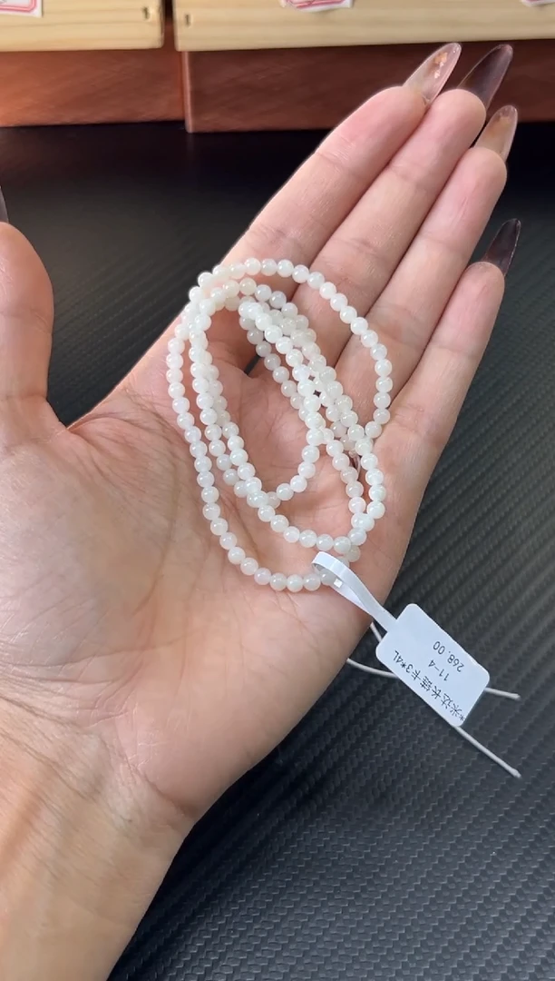 未镶嵌手串和田玉春***路米达微色差卡4